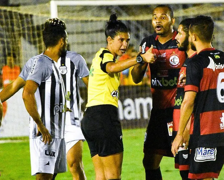 ruthyanna-camila-1.jpg Representando a Paraíba, árbitra Ruthyanna Camila fará teste para o quadro de árbitros da FIFA